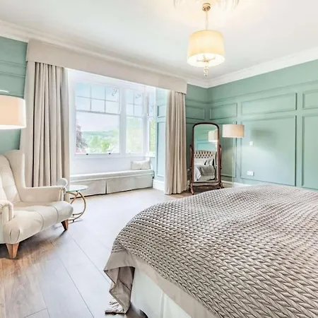 Majority Of Luxury Edwardian - Lake Views *